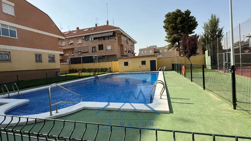 Piscina de Piso en venta en Ciudad Real con Aire acondicionado, Calefacción y Trastero