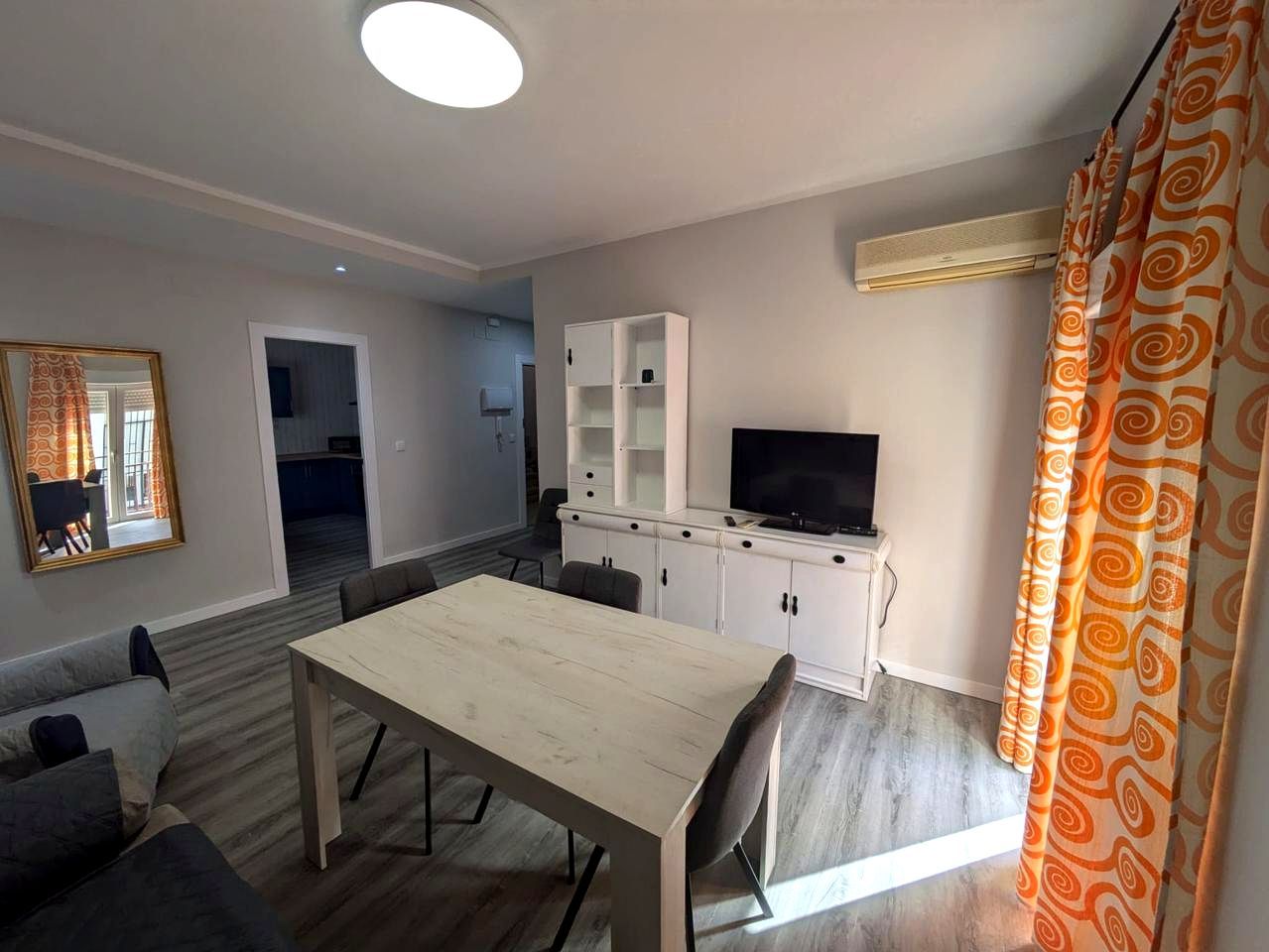 Dining room of Flat to rent in Linares  with Air Conditioner and Furnished