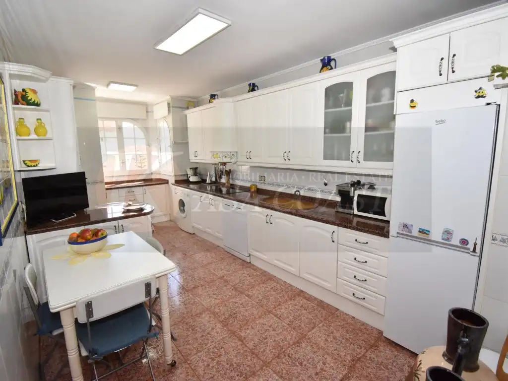 Cocina de Ático en venta en Fuengirola con Aire acondicionado, Jardín privado y Terraza