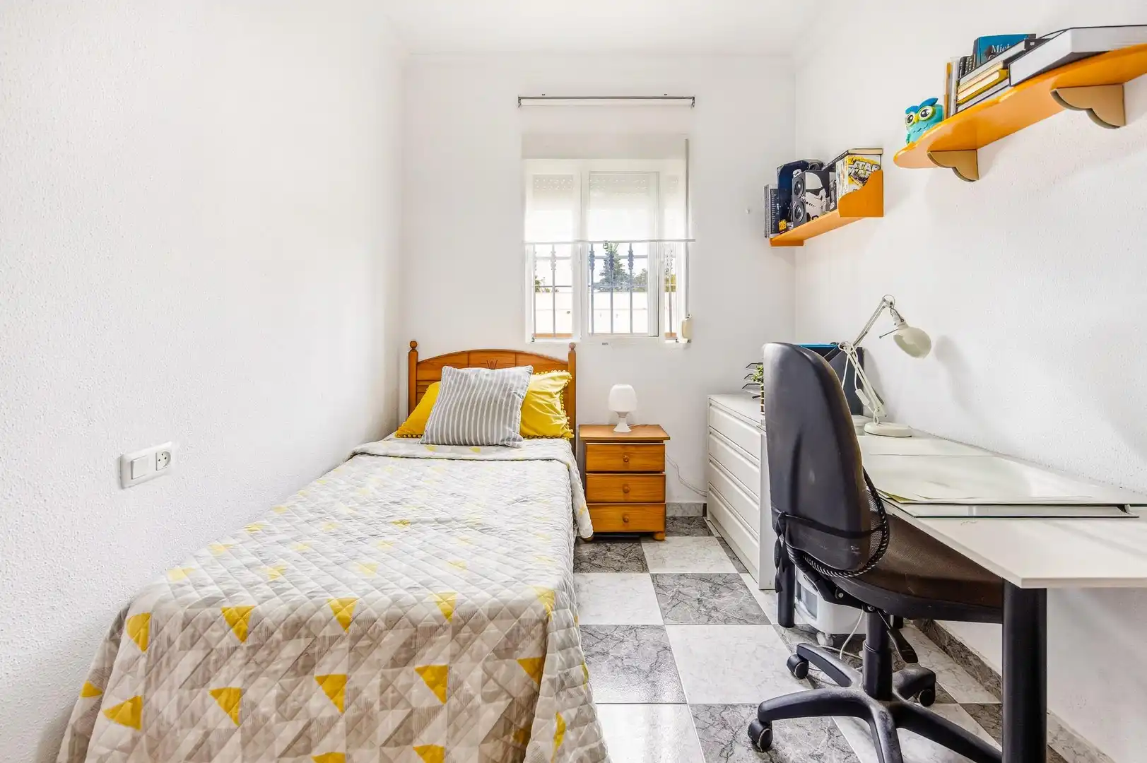 Habitación de Casa o chalet en venta en Chiclana de la Frontera con Aire acondicionado, Jardín privado y Terraza