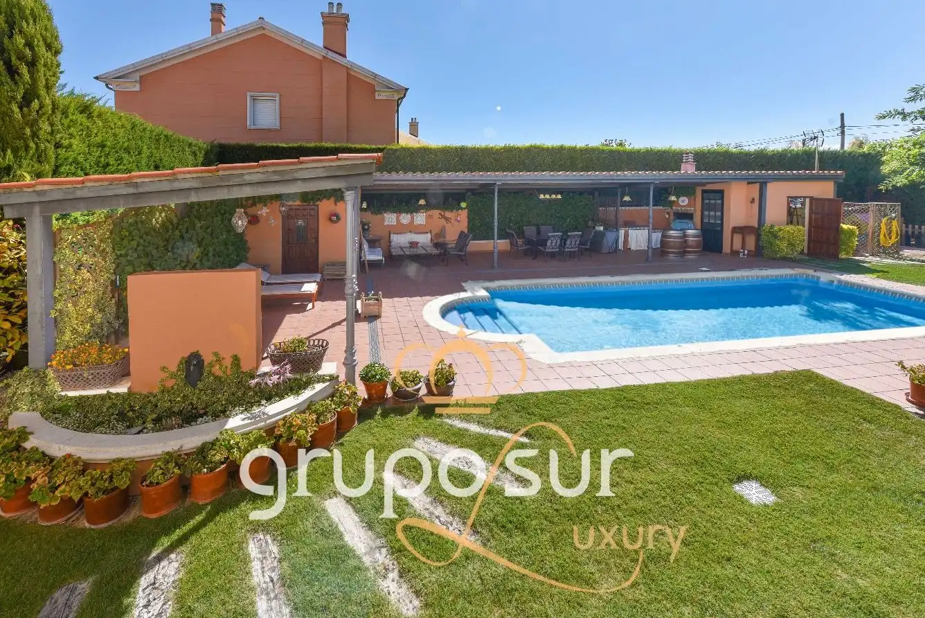 Casa o xalet en venda a Calle de la Fuente del Berrocal, 1, El Berrocal