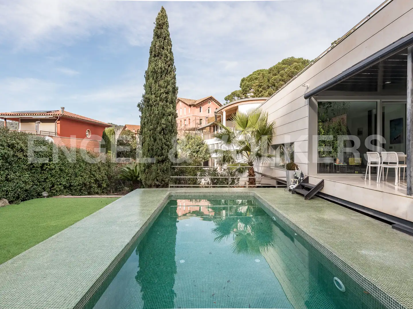 Piscina de Casa o chalet en venta en Barcelona con Aire acondicionado, Calefacción y Jardín privado