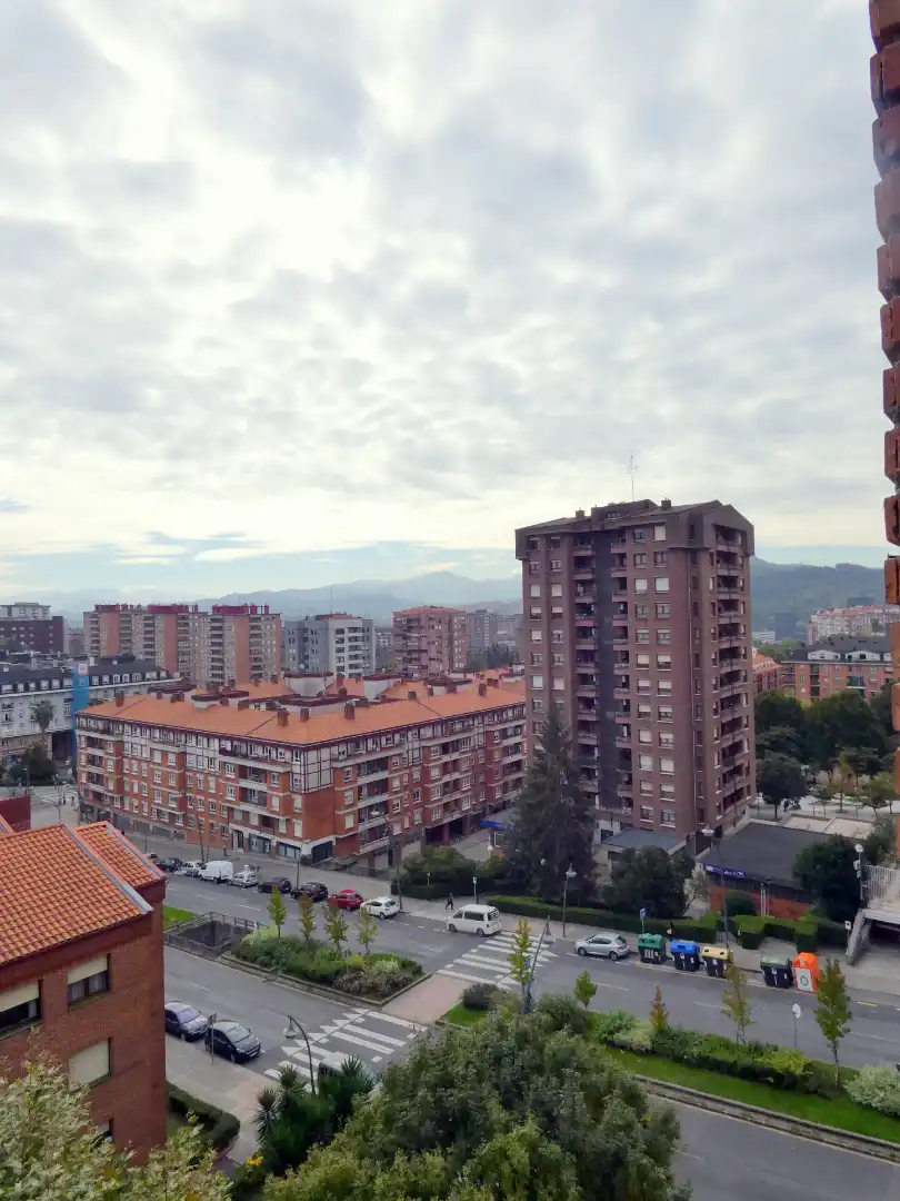 Vista exterior de Pis en venda en Otxarkoaga - Txurdinaga