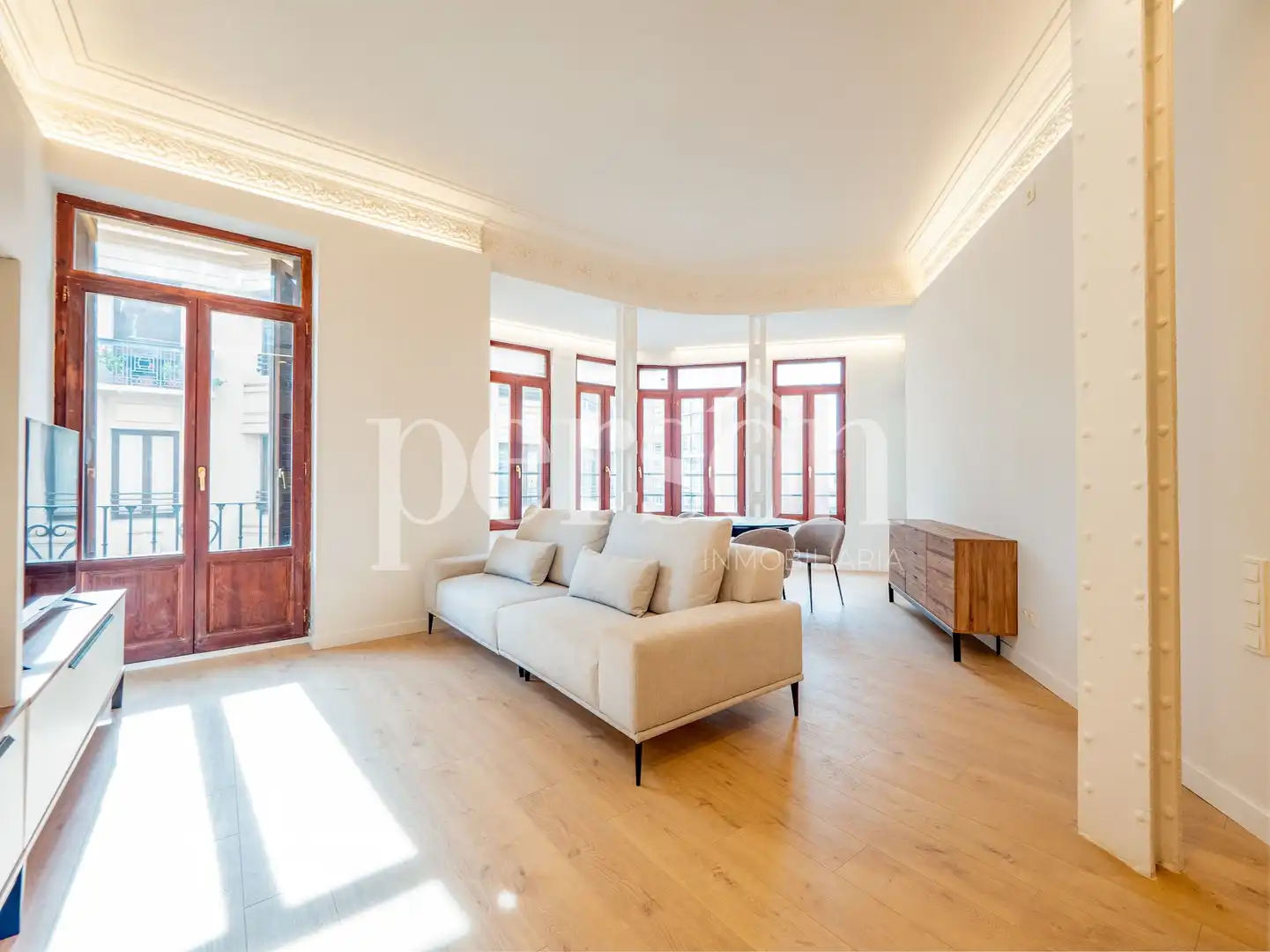 Living room of Flat for rent in Valencia  with Air Conditioner, Furnished and Balcony