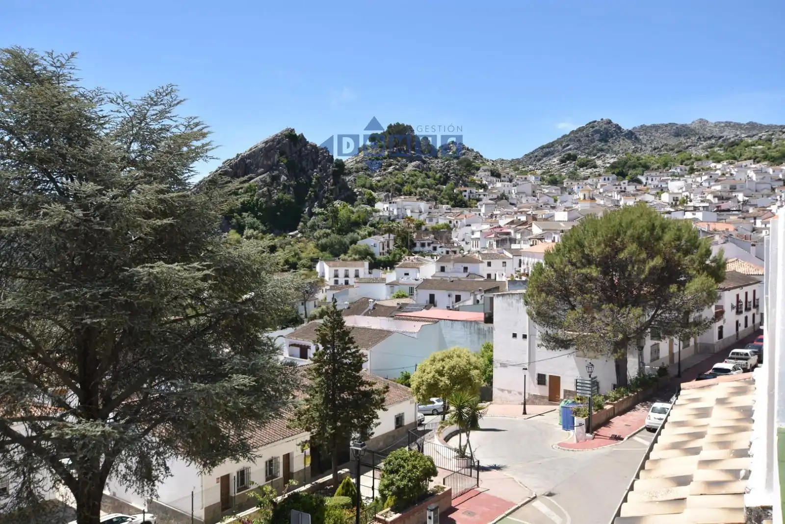 Vista exterior de Pis en venda en Montejaque amb Terrassa i Moblat