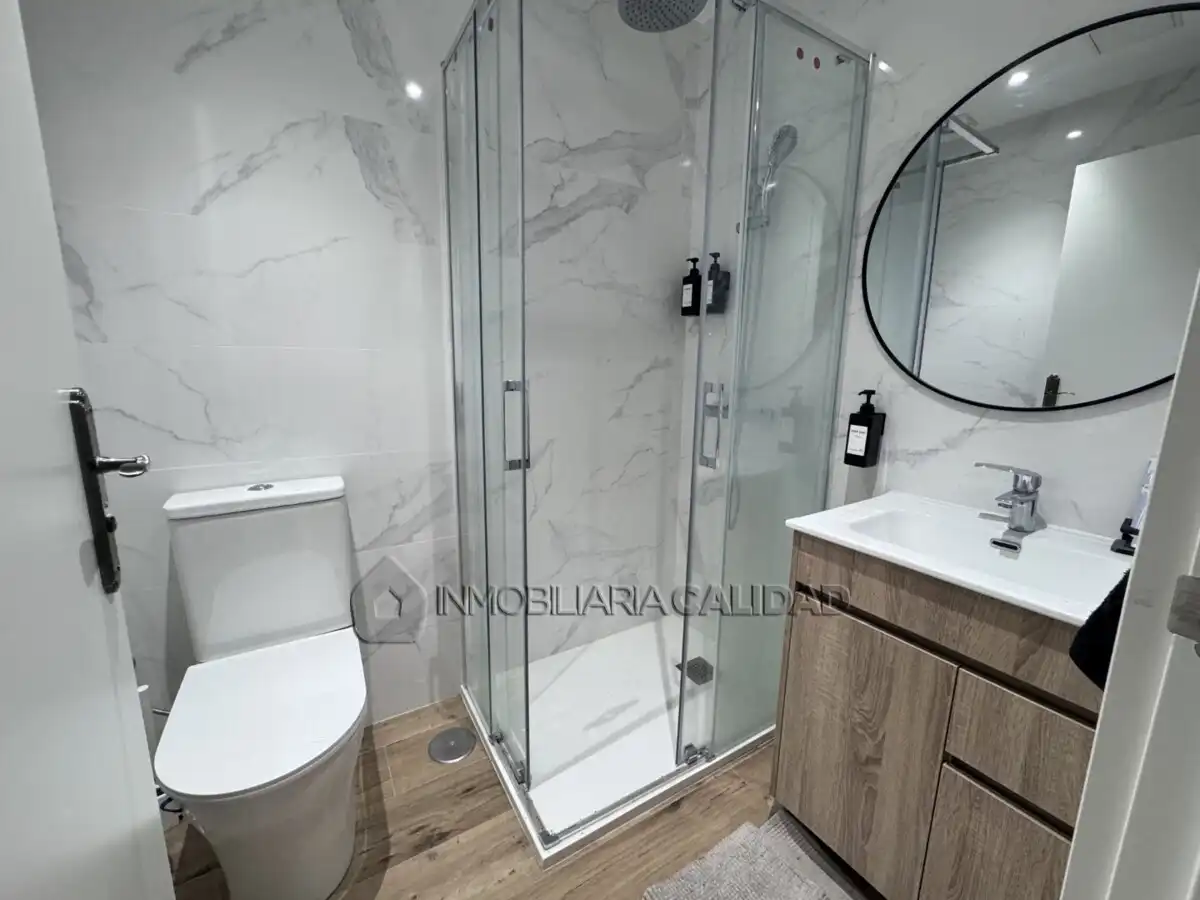 Bathroom of Flat for rent in Burgos  with Heating and Terrace