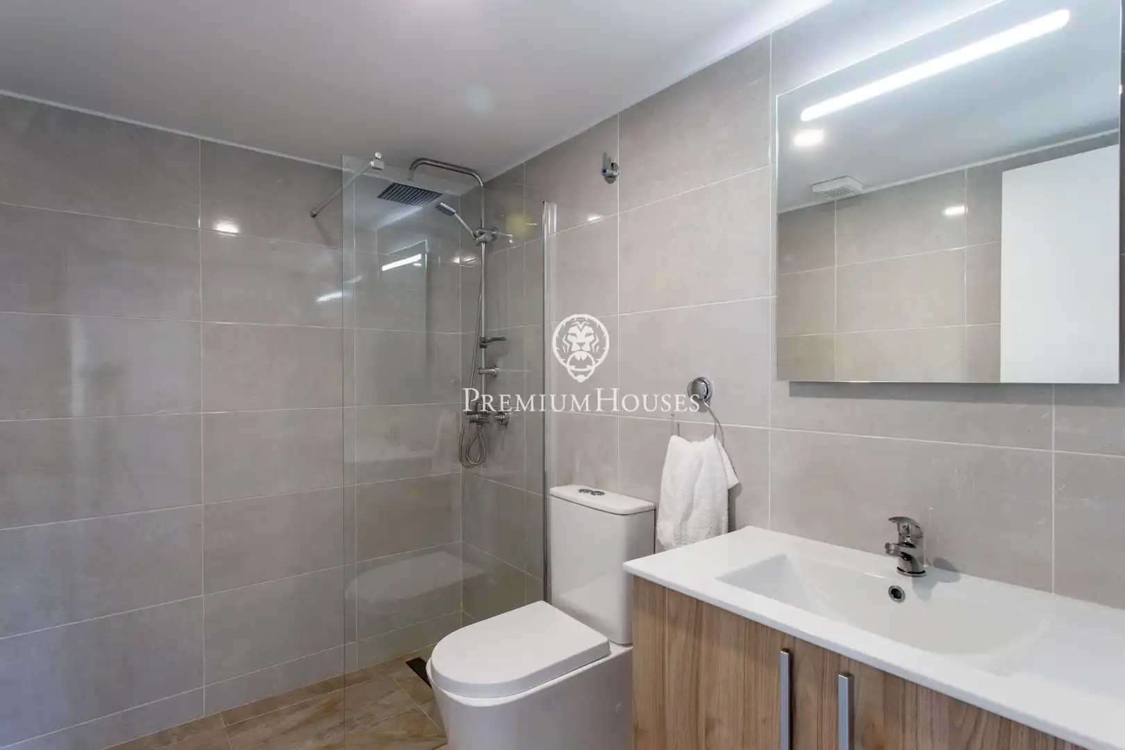 Baño de Casa o chalet de alquiler en Sant Cebrià de Vallalta con Aire acondicionado, Calefacción y Terraza