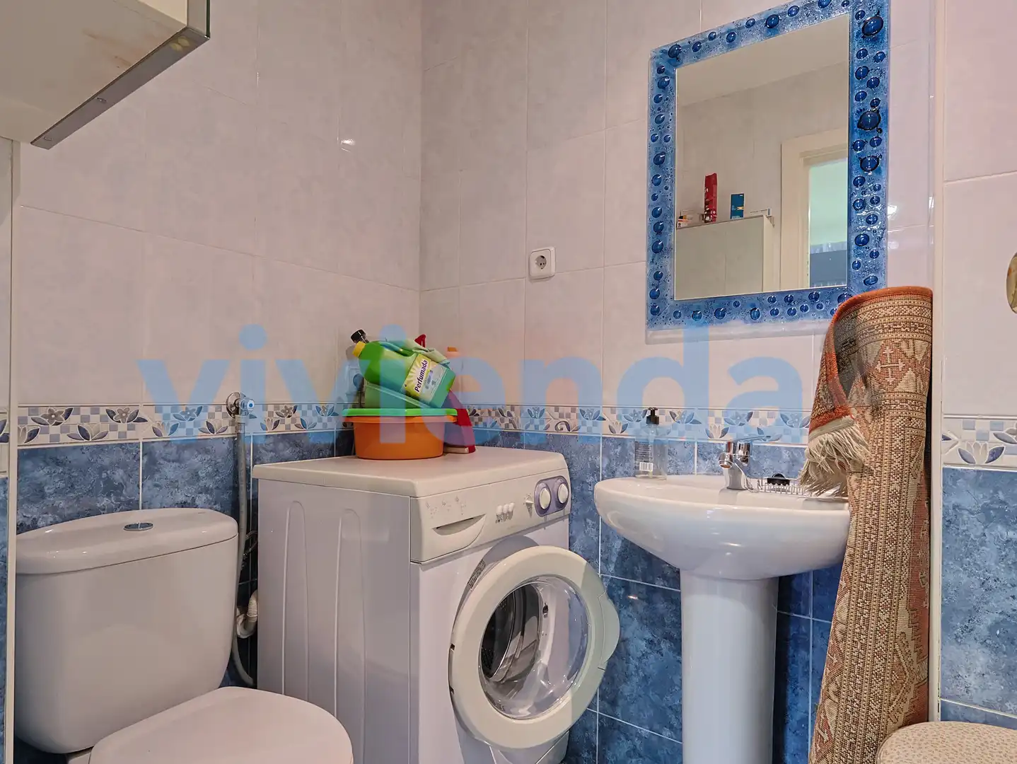 Bathroom of Flat for sale in Madrid  with Heating, Terrace and Storage room