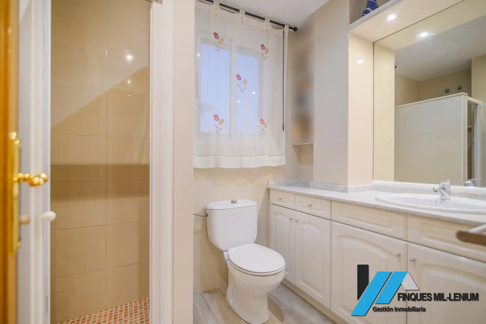 Flat for sale in Passeig Maragall