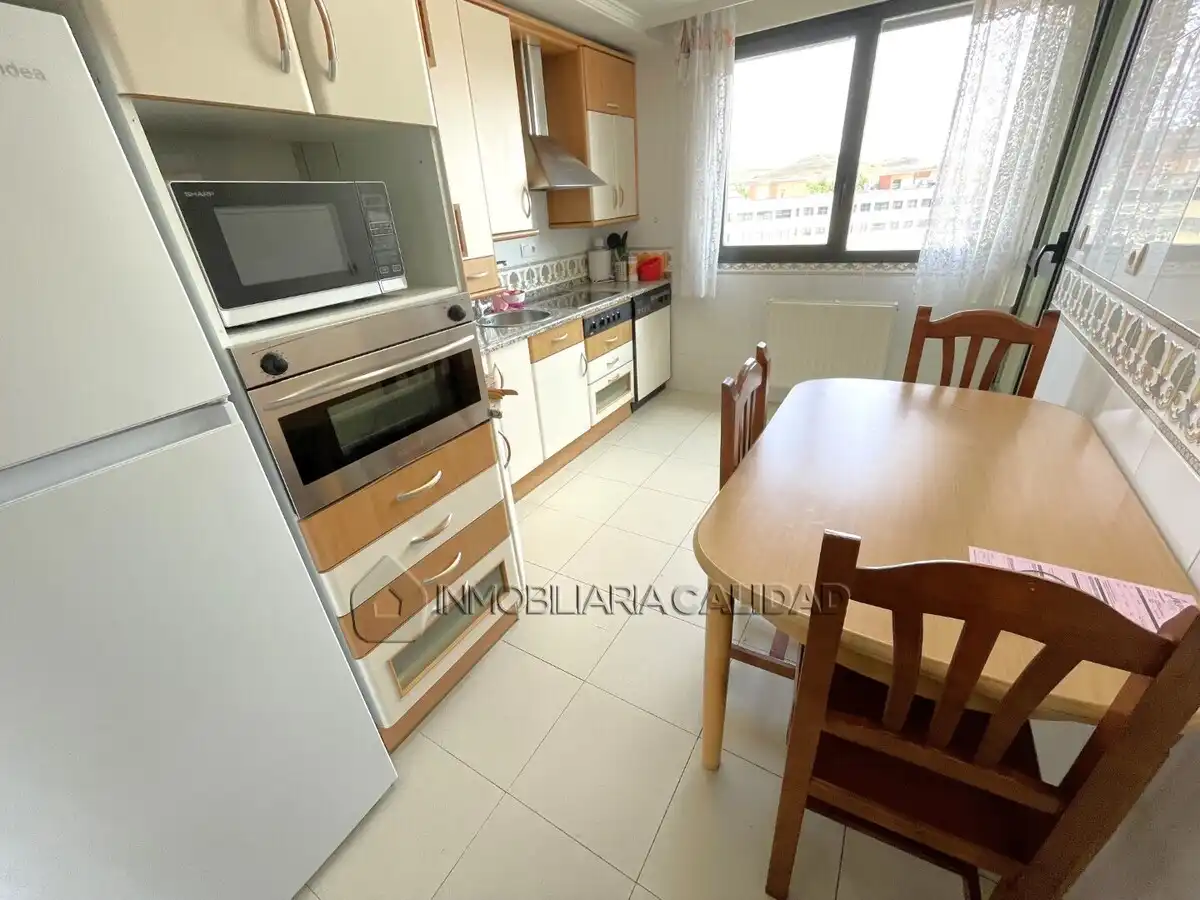 Kitchen of Flat for rent in Burgos  with Heating and Furnished