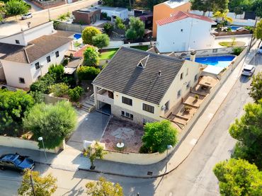 Detached house with balcony for sale in La Cañada