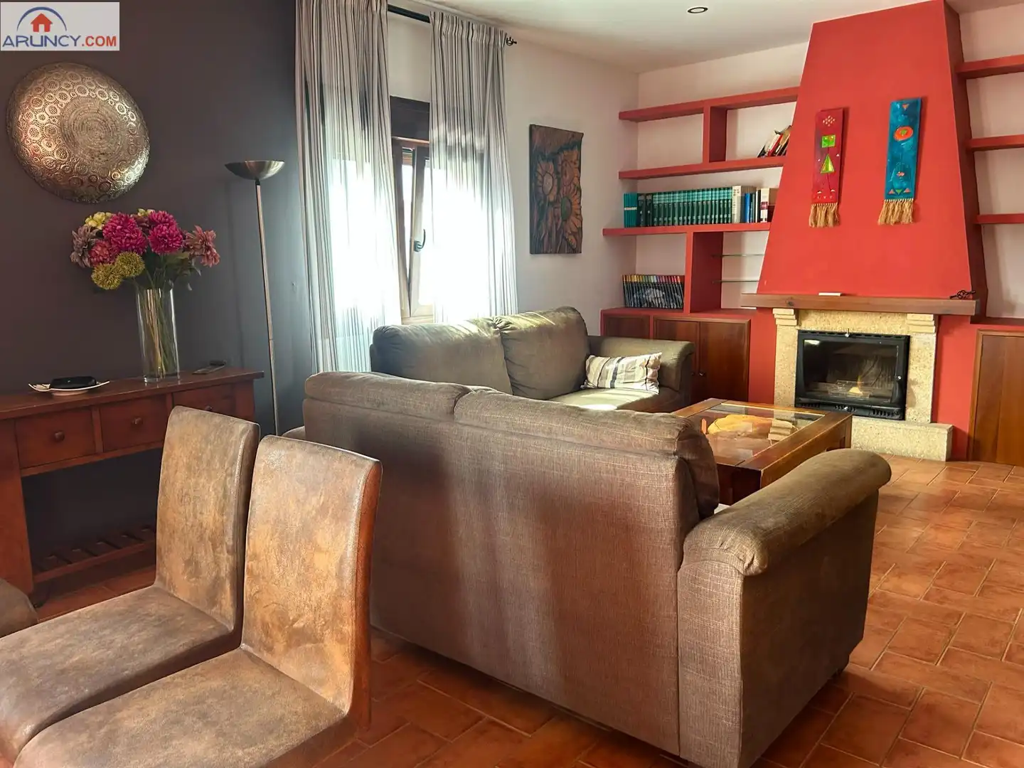 Sala d'estar de Casa adosada de lloguer en Alcalá de Guadaira amb Aire condicionat, Jardí privat i Terrassa