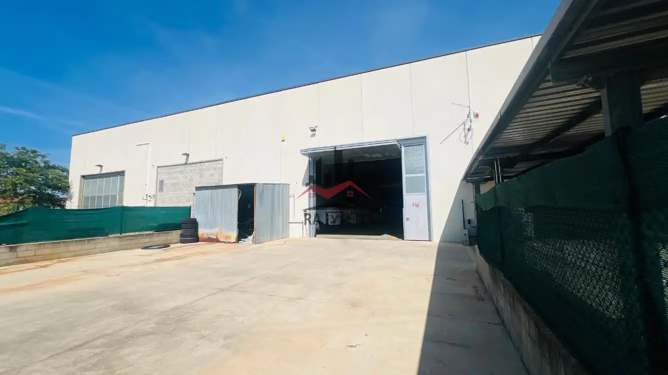 Nau industrial de lloguer a Poligon industrial La Timba, Avinyonet de Puigventós