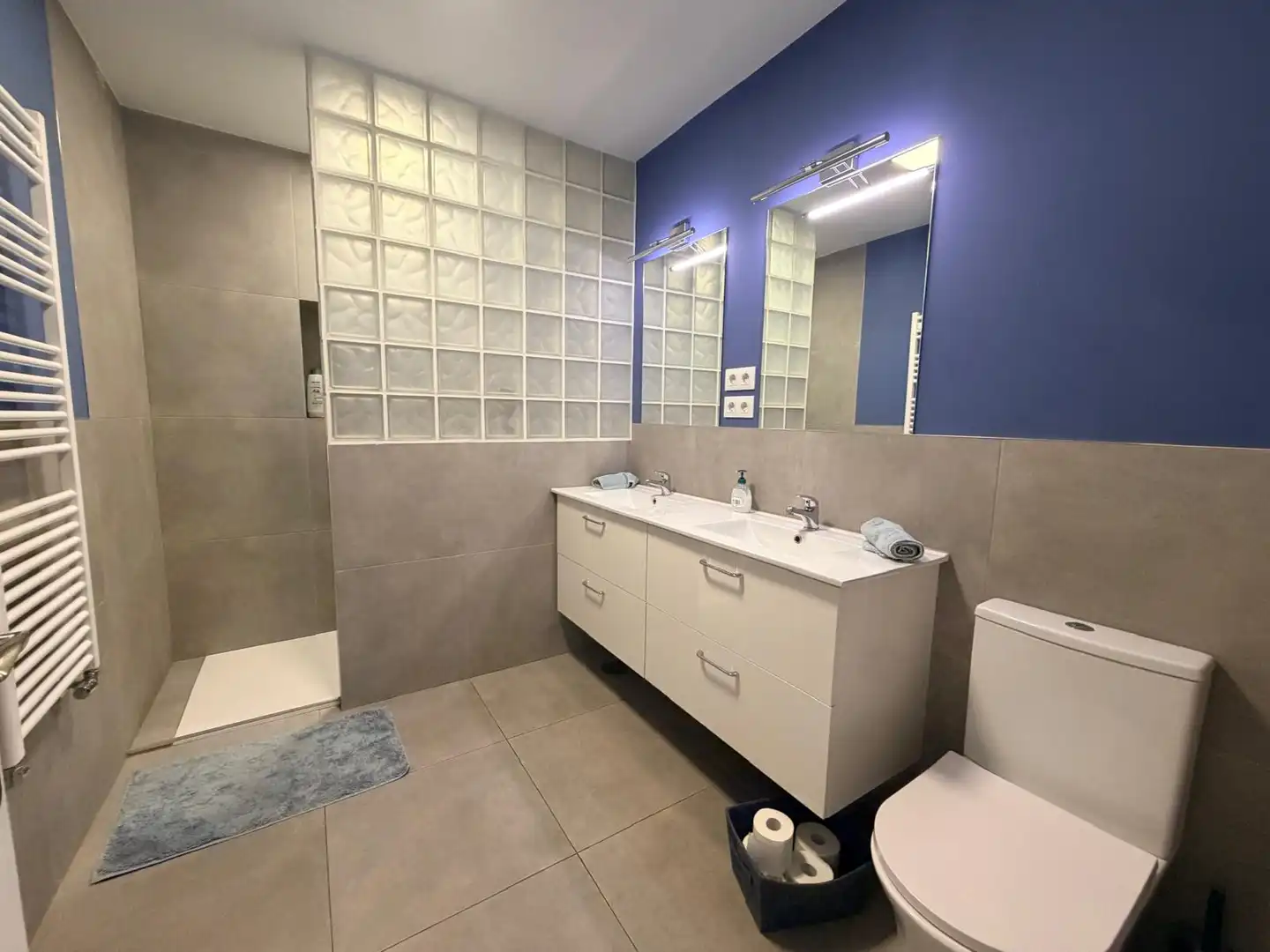Bathroom of Houses for sale in Valdemorillo  with Air Conditioner, Heating and Private garden