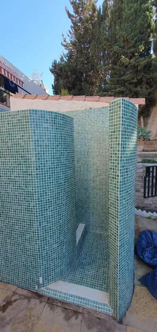 Bany de Casa o xalet en venda en Málaga amb Aire condicionat, Jardí privat i Terrassa