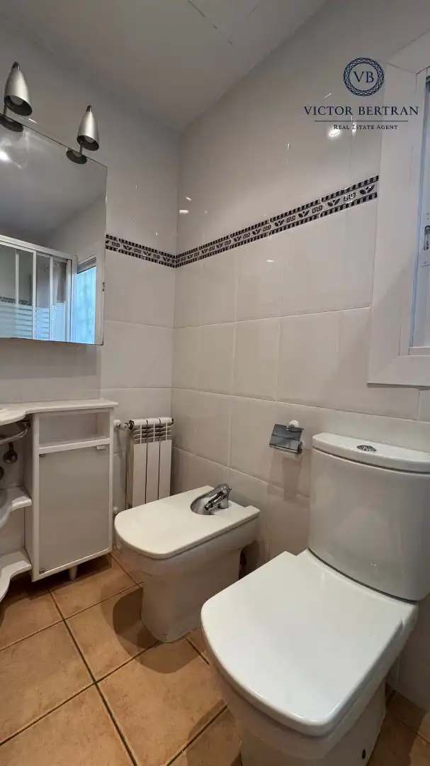 Baño de Casa adosada en venta en Sant Cebrià de Vallalta con Aire acondicionado, Calefacción y Jardín privado