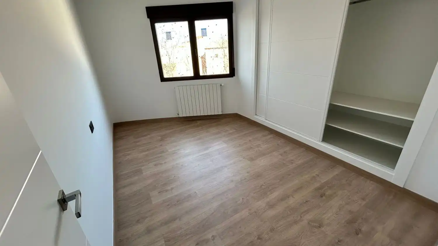 Schlafzimmer von Einfamilien-Reihenhaus zum Verkauf in La Gineta mit Klimaanlage, Heizung und Terrasse