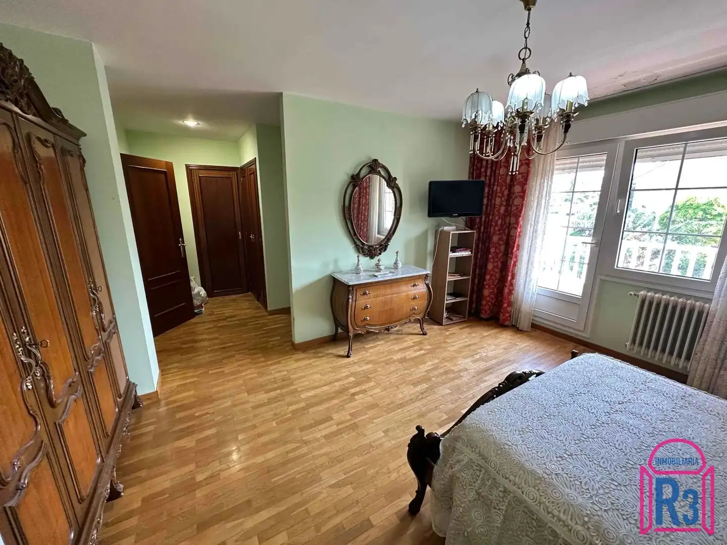 Dormitori de Casa o xalet en venda en Sariegos amb Calefacció i Moblat