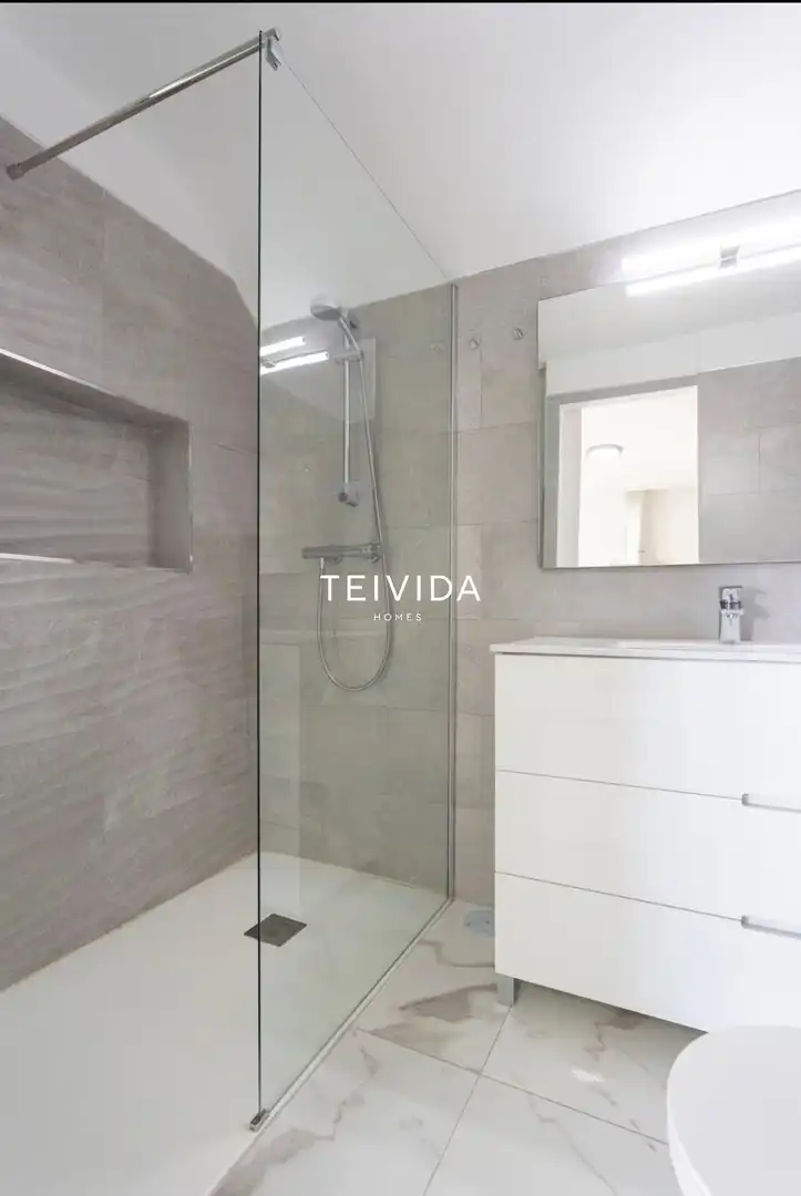 Baño de Piso en venta en El Rosario con Terraza y Amueblado