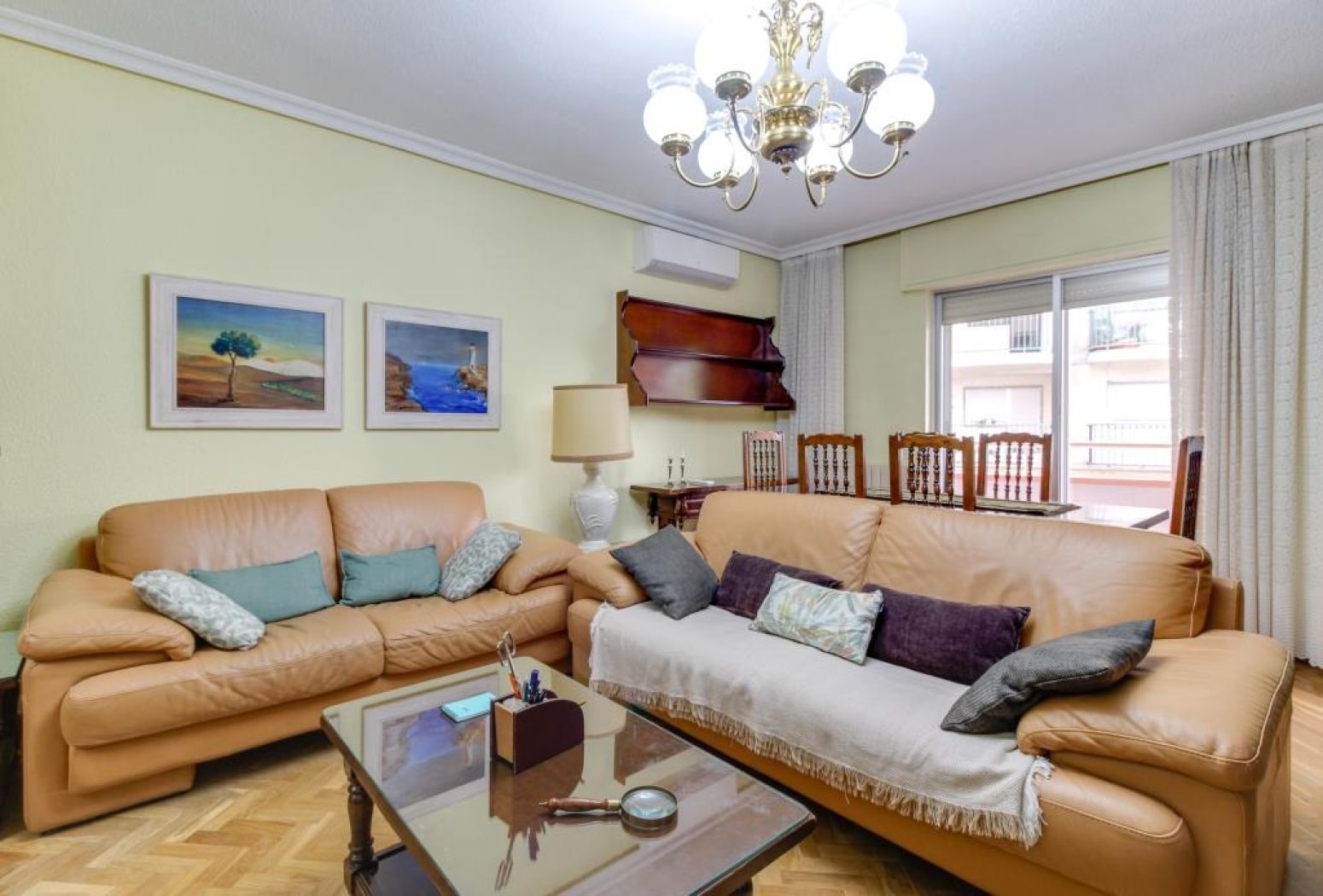 Sala d'estar de Pis en venda en Salamanca Capital amb Aire condicionat, Calefacció i Parquet