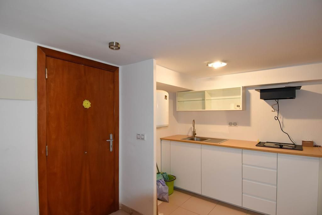 Cocina de Oficina de alquiler en Girona Capital con Aire acondicionado, Calefacción y Terraza