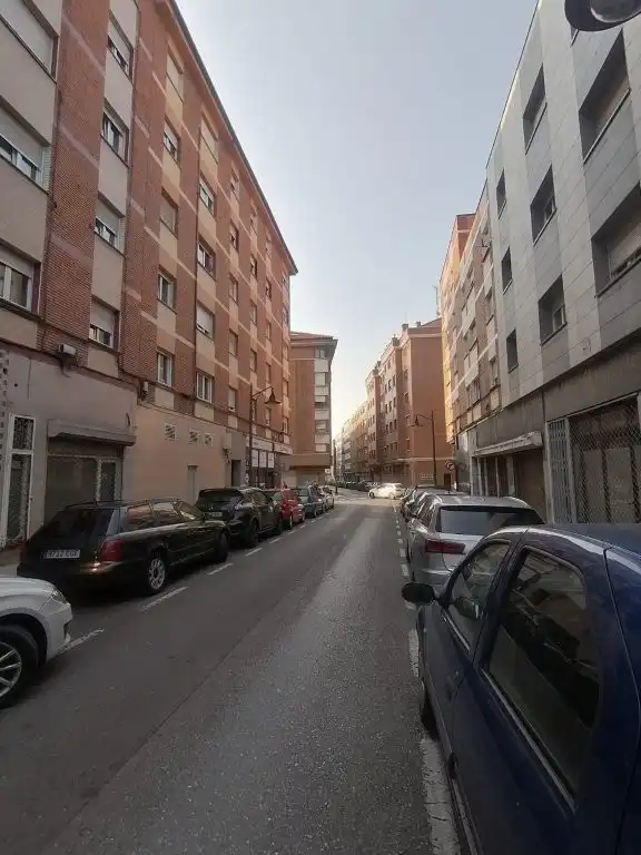 Vista exterior de Pis en venda en Gijón  amb Moblat i Forn