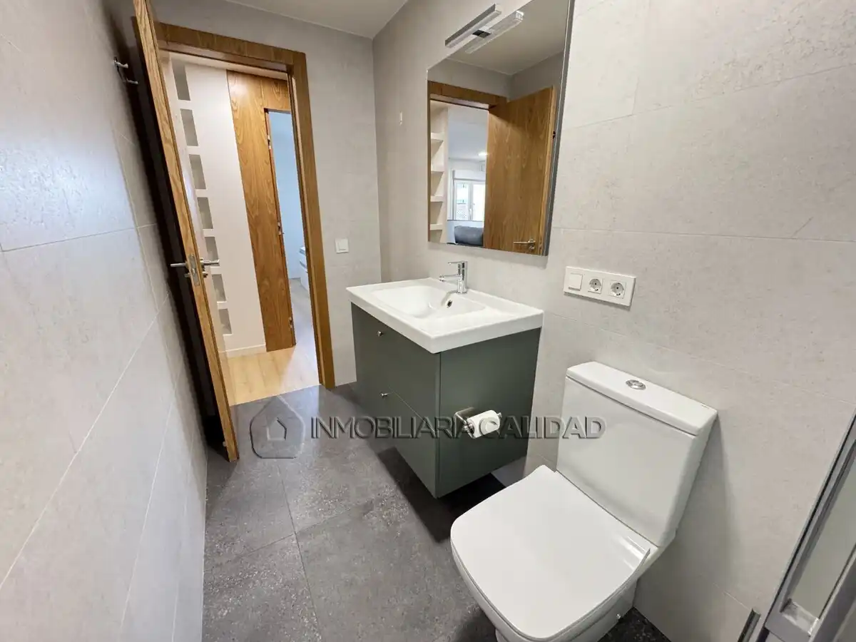 Bathroom of Flat for rent in Burgos  with Heating and Furnished