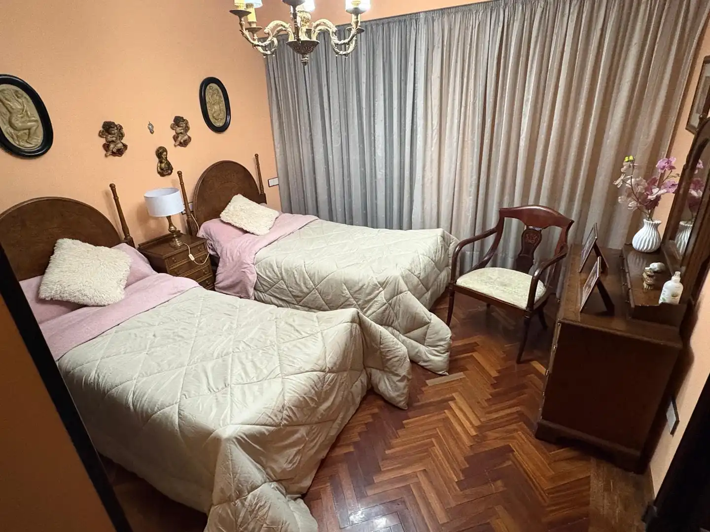 Habitación de Piso en venta en Ourense Capital  con Calefacción, Parquet y Terraza