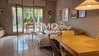 Sala d'estar de Casa adosada en venda en Cambrils amb Terrassa, Traster i Moblat