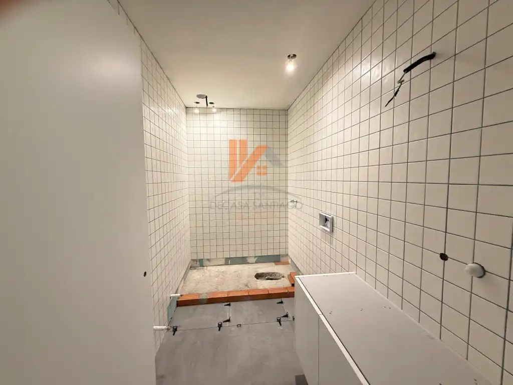 Badezimmer von Wohnungen zum Verkauf in Santiago de Compostela  mit Balkon