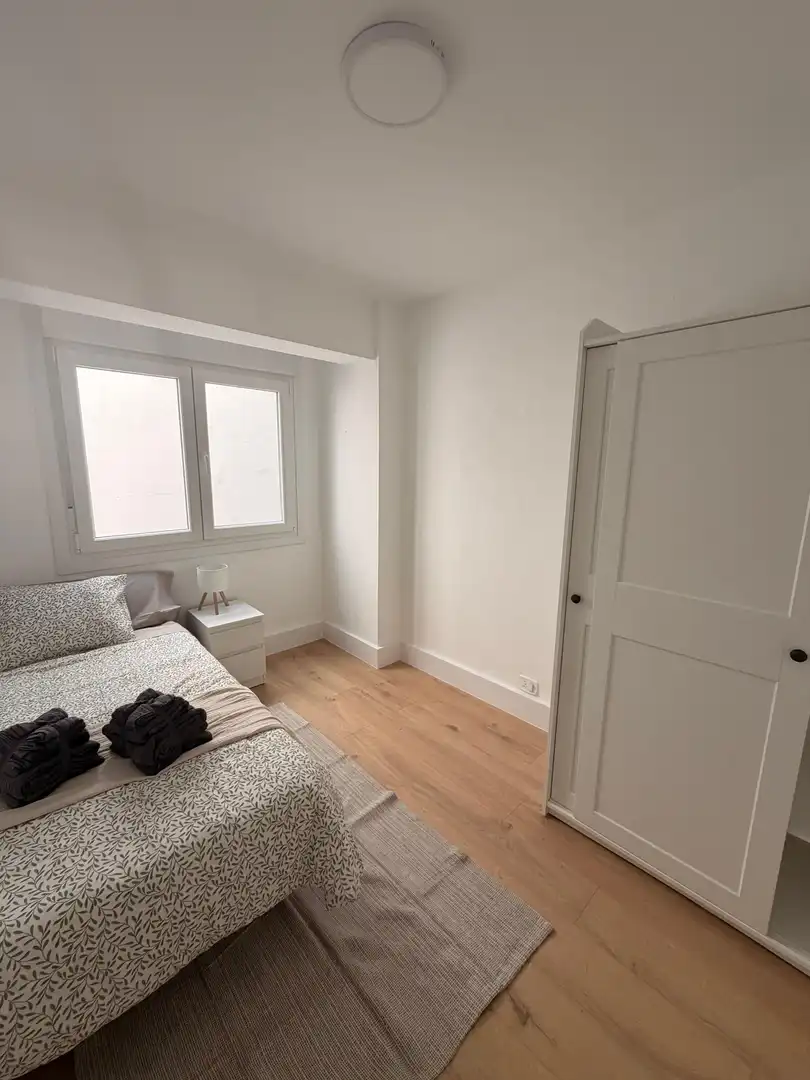Schlafzimmer von Wohnung zur Miete in A Coruña Capital  mit Möbliert