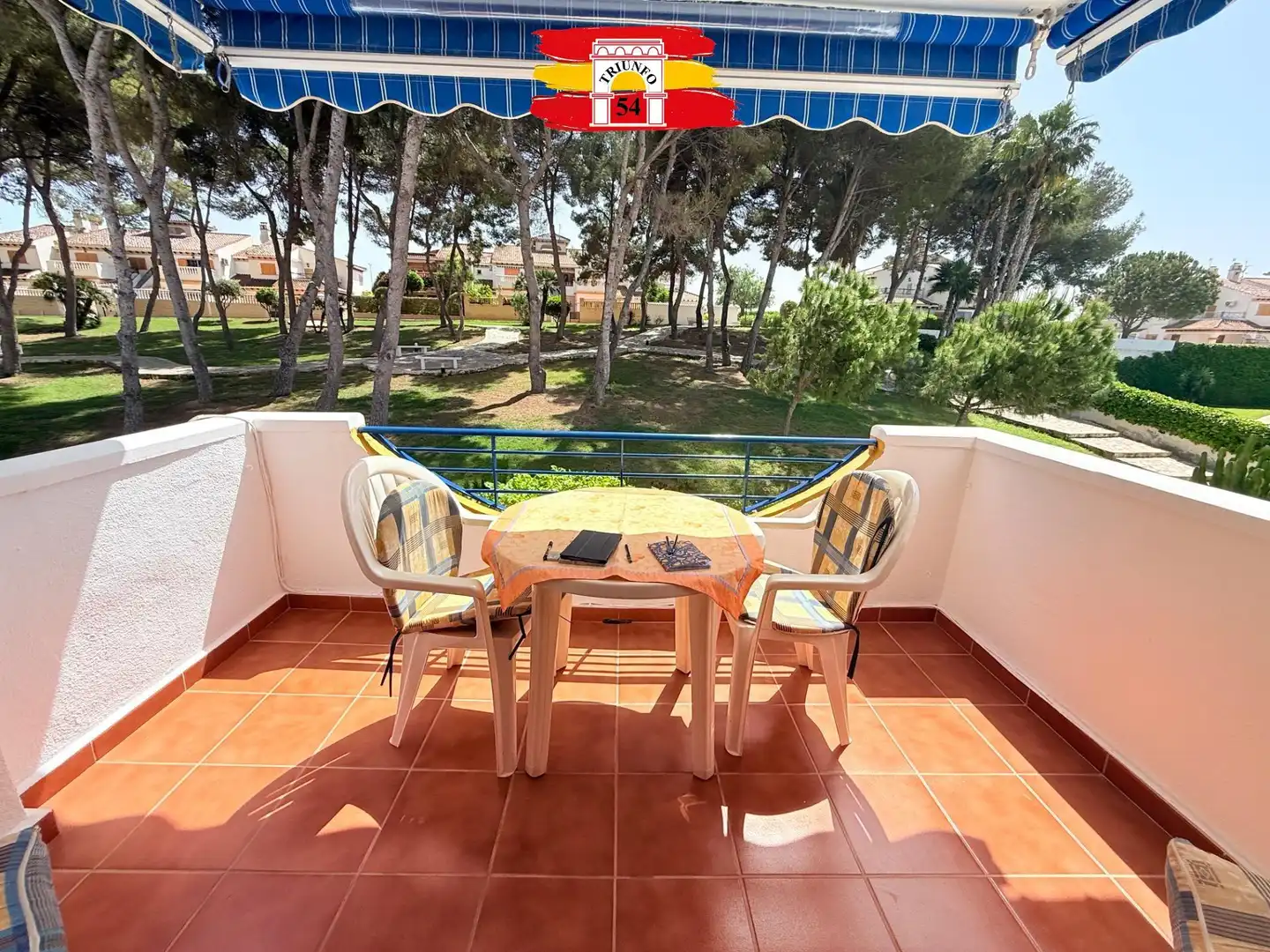 Terraza de Piso en venta en Pilar de la Horadada con Jardín privado, Trastero y Amueblado
