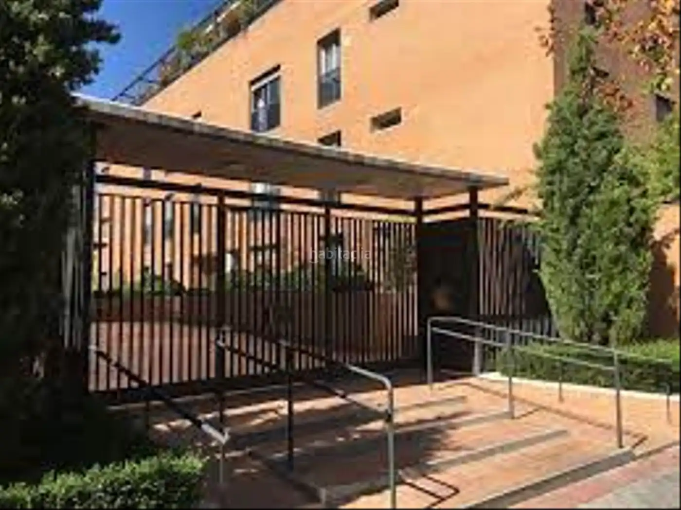 Individuel à vendre à Calle del Monasterio de Las Huelgas 20A