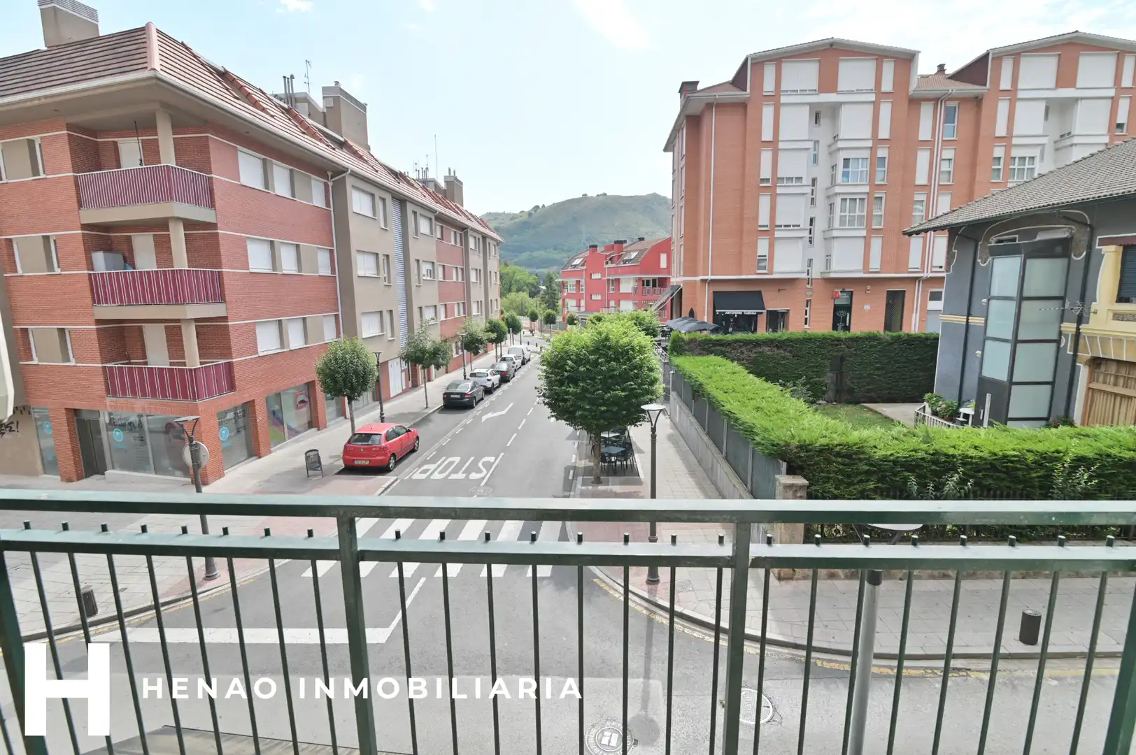 Vista exterior de Pis en venda en Alonsotegi amb Calefacció, Terrassa i Moblat