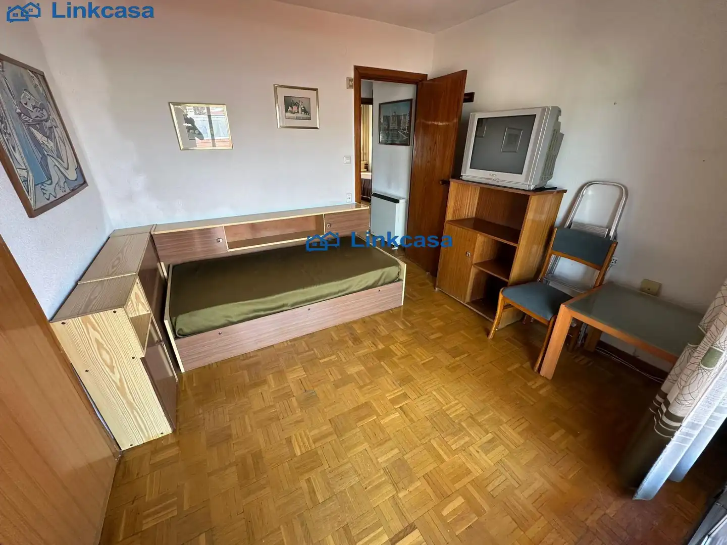 Habitación de Piso en venta en Madrid con Parquet