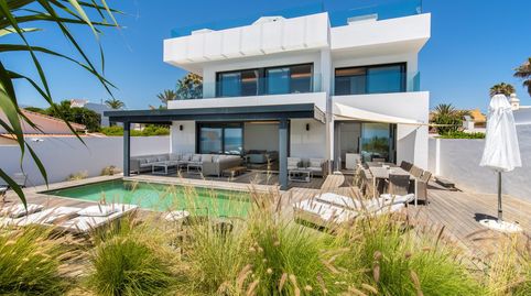 Foto 3 de Casa o xalet en venda a Las Chapas - Alicate Playa, Marbella