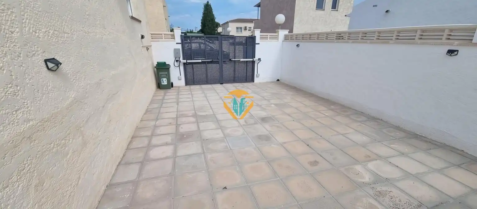 Casa aparellada amb piscina en venda a El Tossal - Bello Horizonte, imagen 4