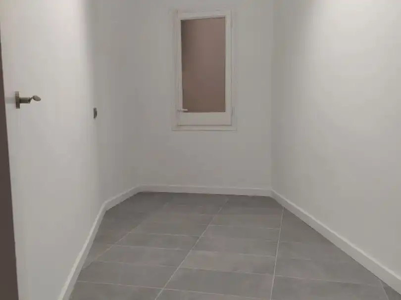 Wohnung zum Verkauf in  Barcelona Capital mit Klimaanlage, Terrasse und Balkon