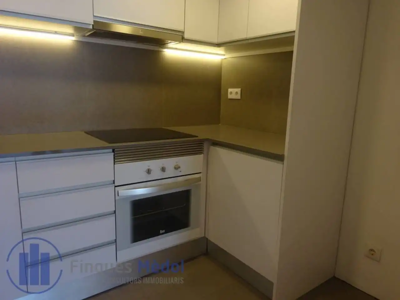 Cocina de Ático de alquiler en Tarragona con Aire acondicionado, Calefacción y Parquet