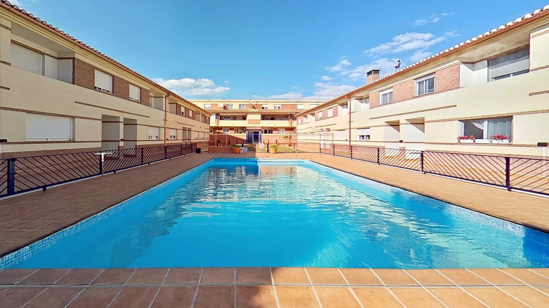 Piscina de Dúplex en venda en Huétor Vega amb Aire condicionat, Terrassa i Piscina