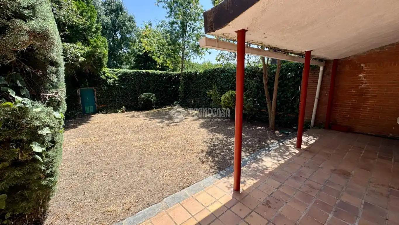Jardí de Casa adosada en venda en Moralzarzal amb Calefacció, Terrassa i Piscina comunitària