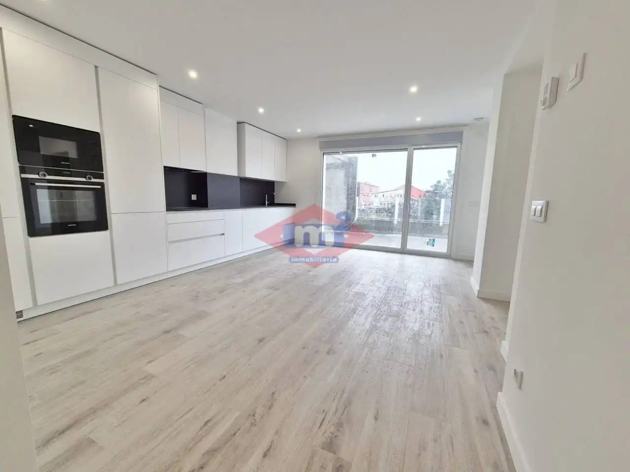 Sala de estar de Piso de alquiler en Tui con Calefacción, Terraza y Trastero