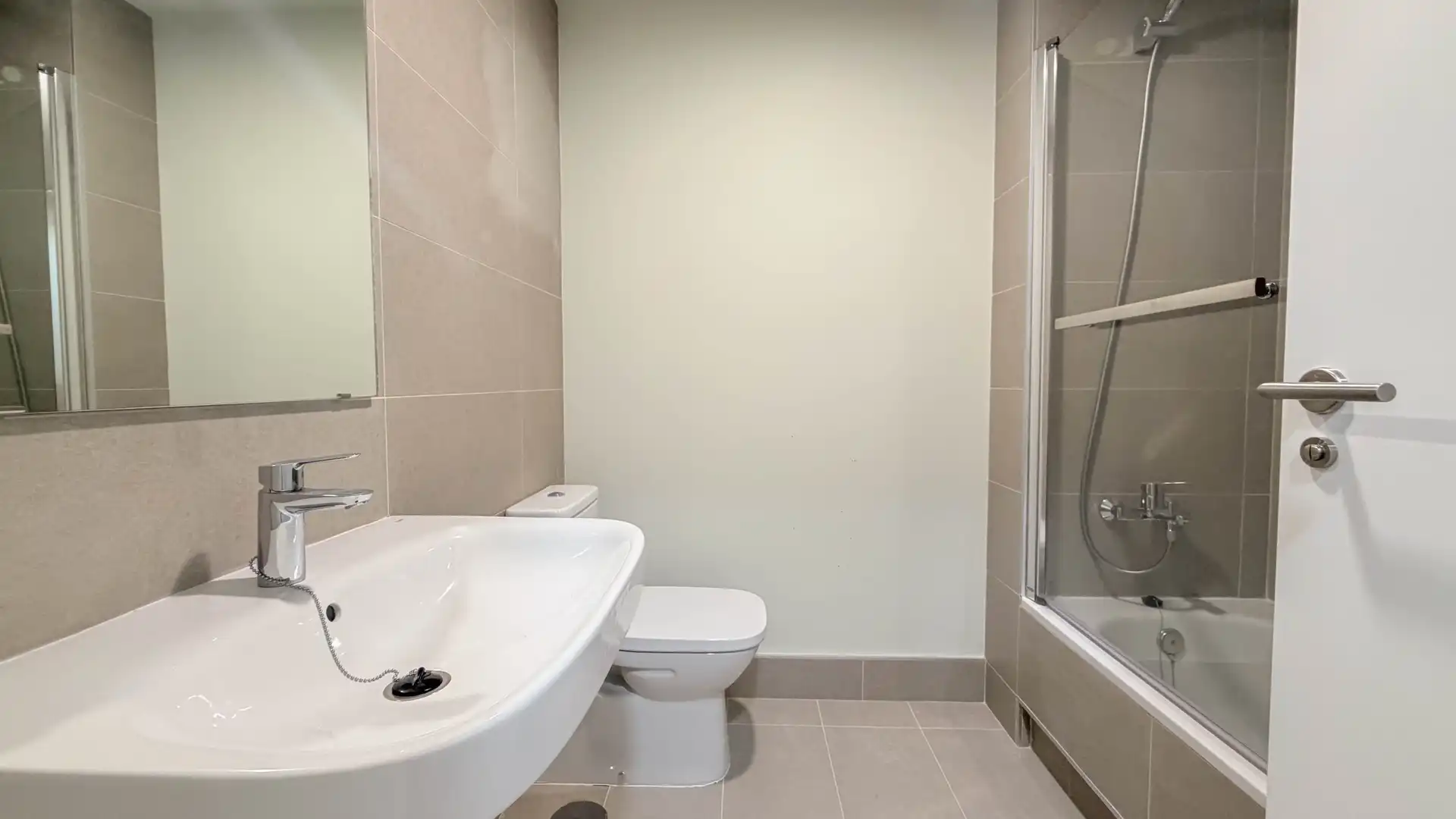 Baño de Piso de alquiler en Las Palmas de Gran Canaria con Jardín privado, Trastero y Piscina