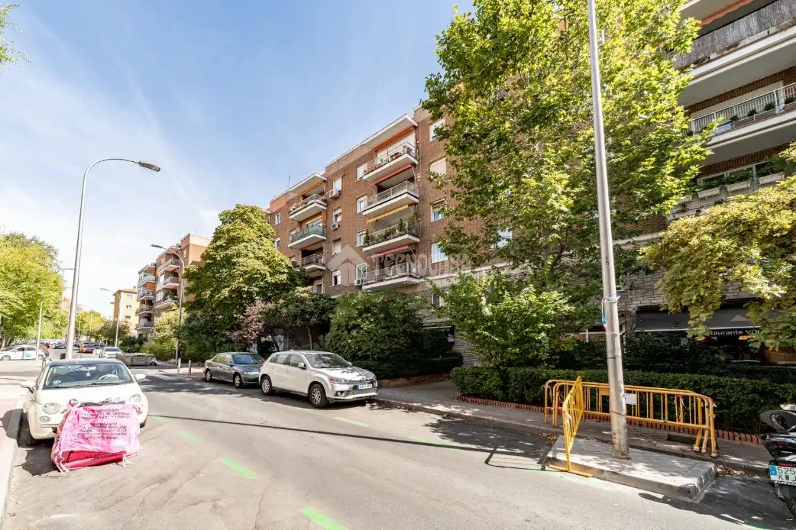 Exterior view of Flat for sale in Madrid  with Heating