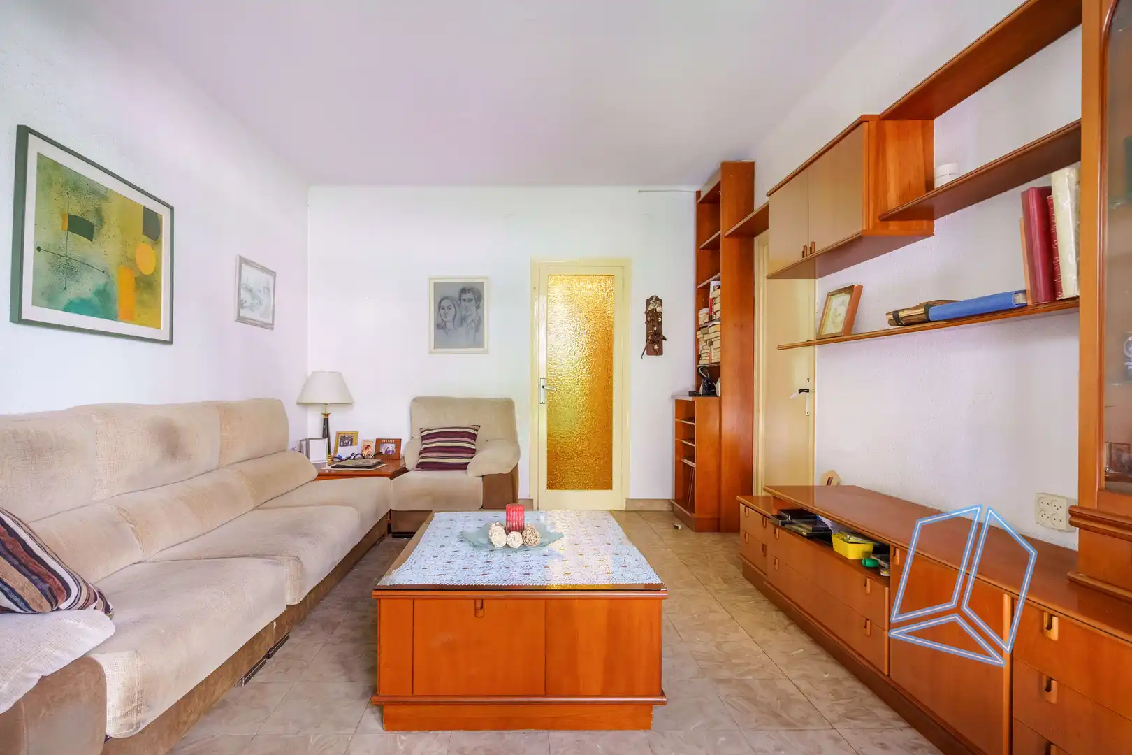 Sala de estar de Piso en venta en L'Hospitalet de Llobregat con Balcón