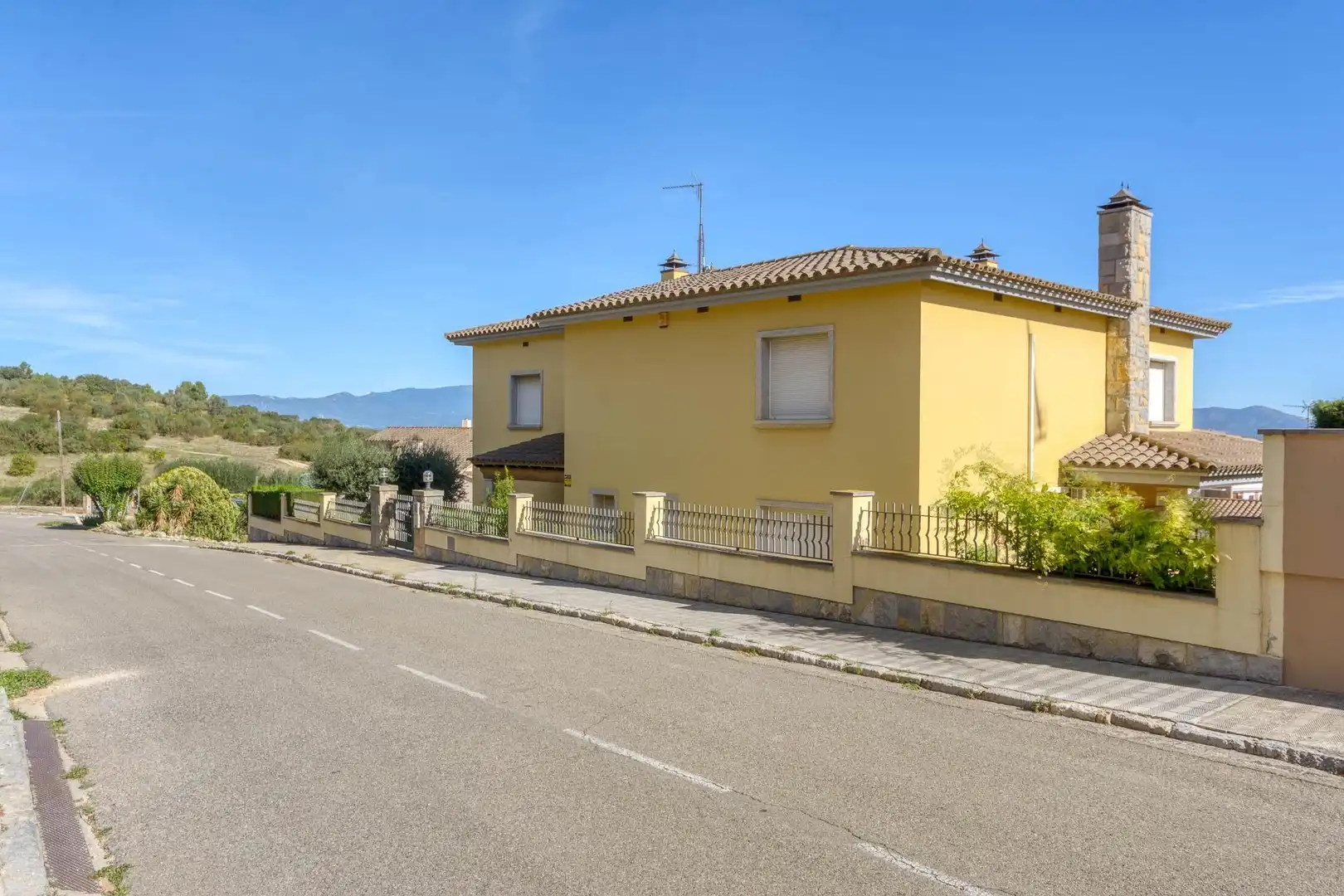 Vista exterior de Casa o chalet en venta en Figueres con Aire acondicionado, Jardín privado y Terraza