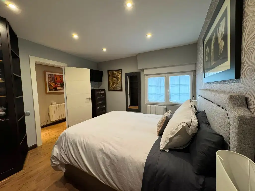 Habitación de Piso en venta en Gijón  con Calefacción, Parquet y Horno