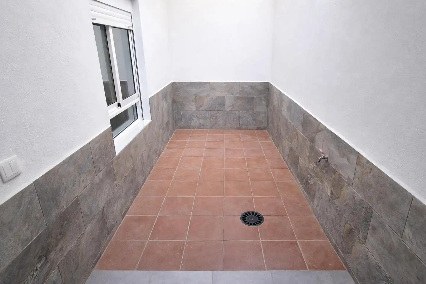 Balcony of Ground floor for sale in Elche / Elx  with Furnished