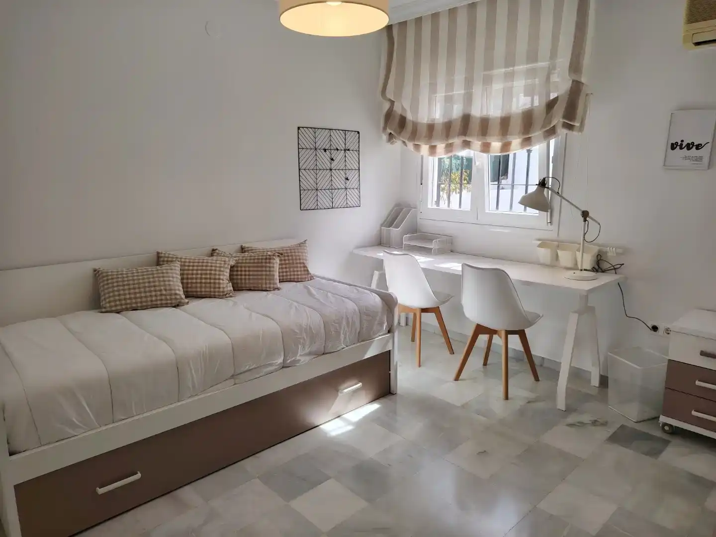 Dormitori de Casa o xalet en venda en Motril amb Aire condicionat i Balcó