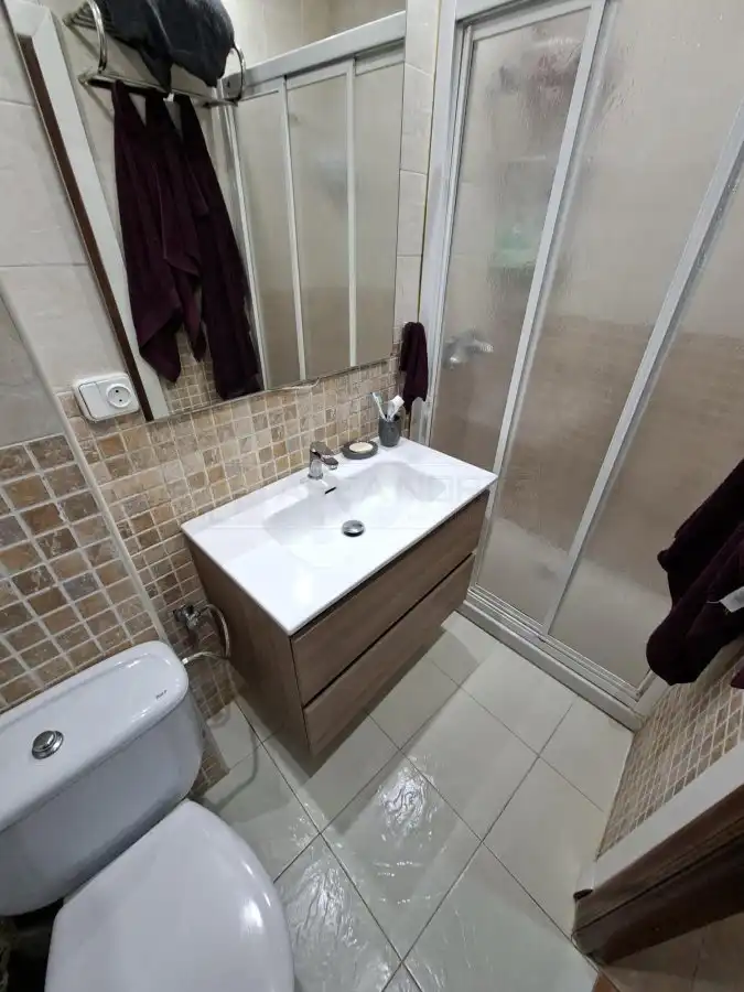 Baño de Apartamento en venta en Vitoria - Gasteiz con Calefacción, Parquet y Trastero